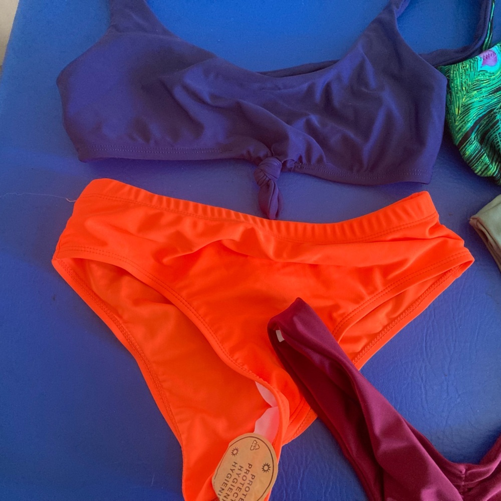 Womens bikini swimsuit 3 tops 3 bottoms mix n match. Bundle size small/xs/med - Picture 6 of 8